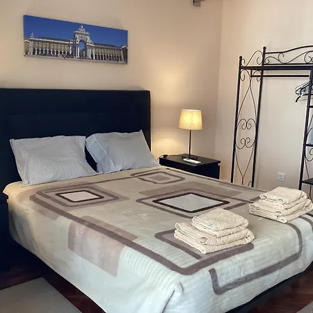 Avenida Cozy Apartment-3